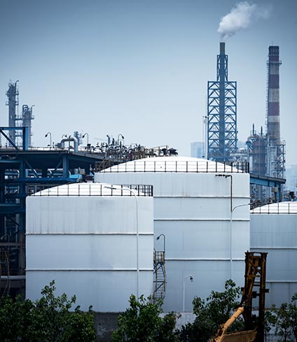 chemical-plant-P74FN5N